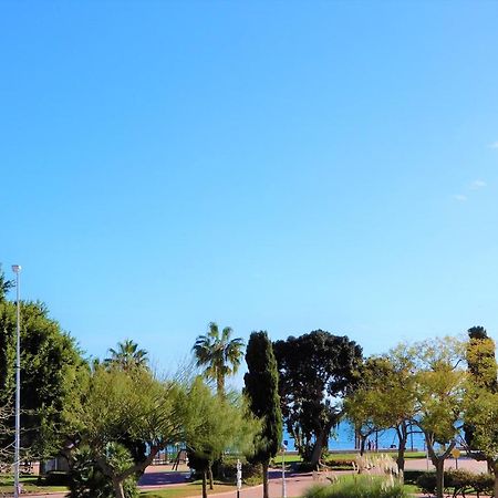 Seafront Apartment Torre Del Mar Eksteriør billede